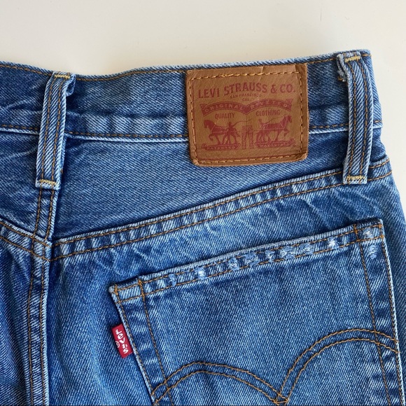 LAST CHANCE | Levi’s Straight Leg Jeans - Picture 12 of 12
